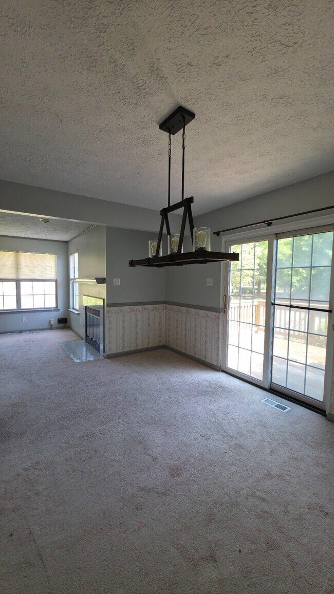 Photo - 2202 N Tollgate Cir