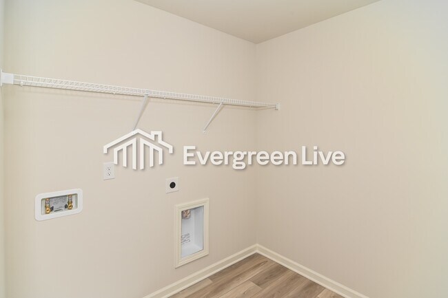 Photo - 907 Moray Ln