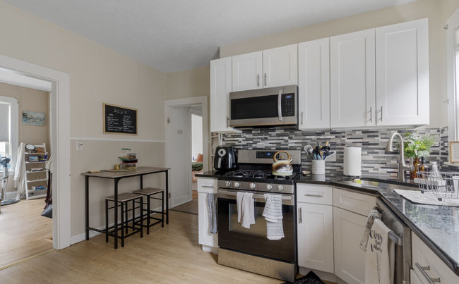 Building Photo - 19 Malvern Ave Unit 2 Rental