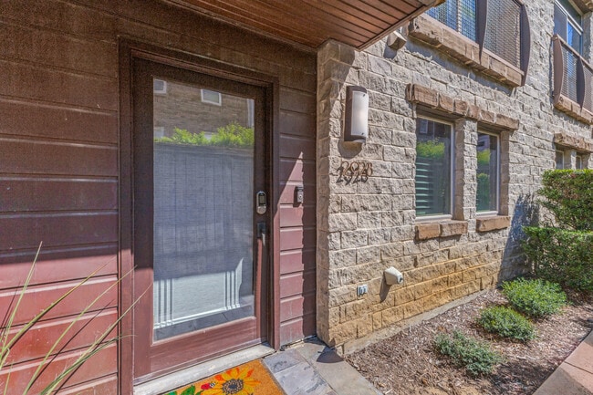 Photo - 2928 State St