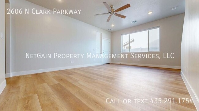 Photo - 2606 N Clark Pkwy