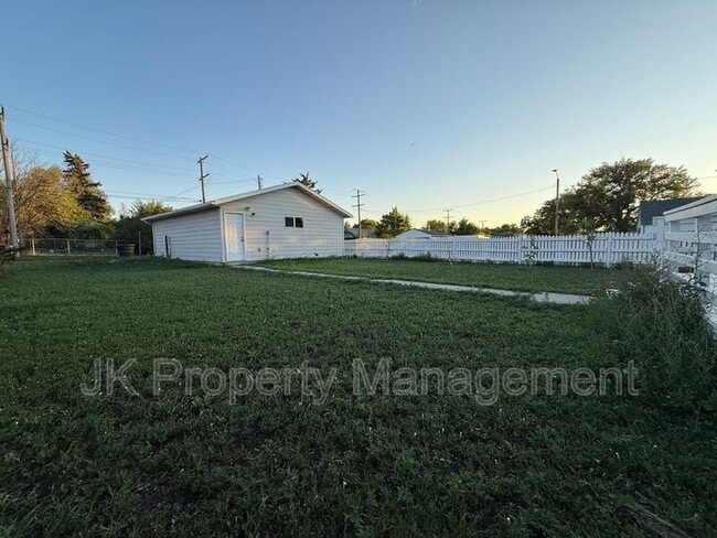Photo - 1400 6th Ave S