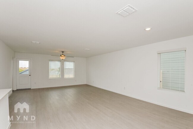 Photo - 2721 Mistwood Dr
