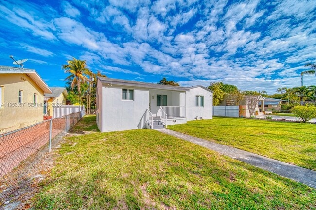 Photo - 4345 SW 5th Terrace