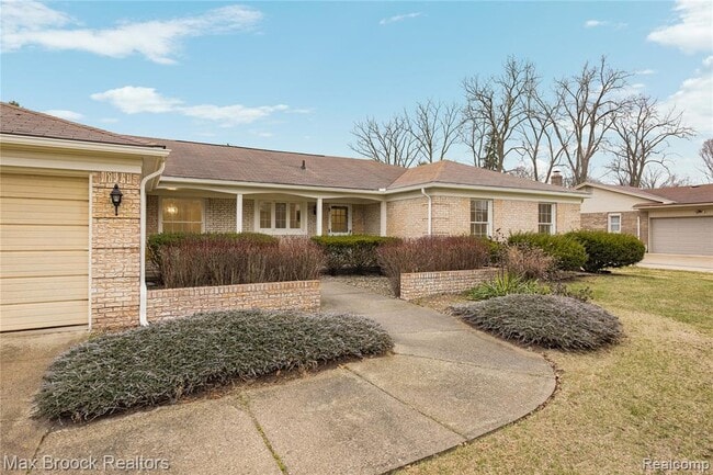 Photo - 28977 Lake Park Dr