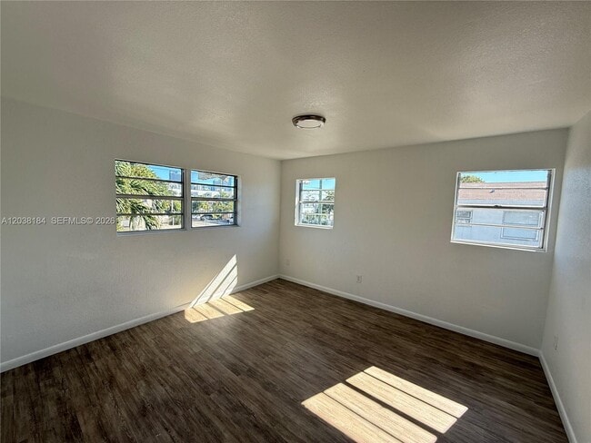 Photo - 236 SW 10th Ave Unidad B