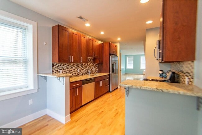Photo - 2147 Ellsworth St