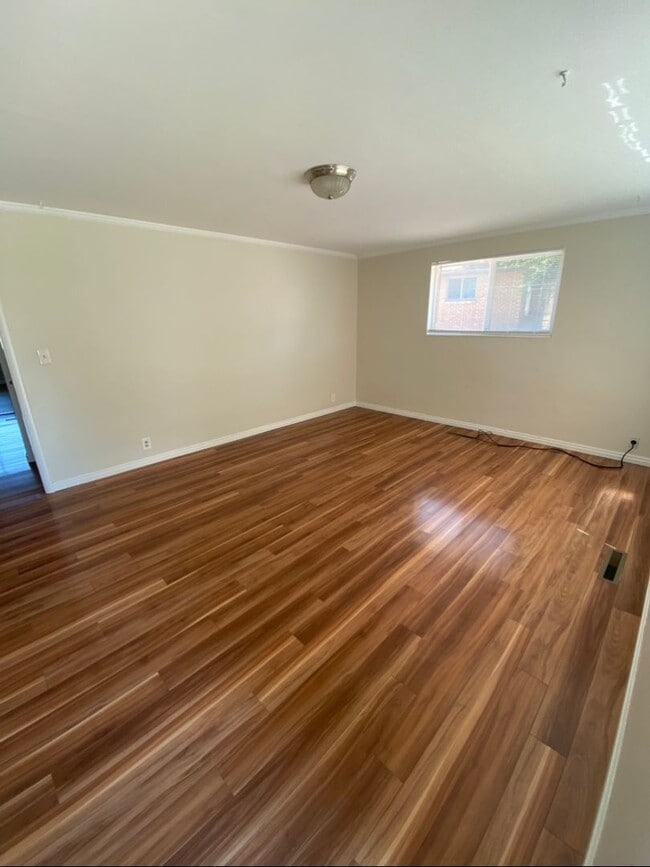 Photo - Spacious 4 Bed 2 Bath Home in Roy, UT with Fully Fenced Yard