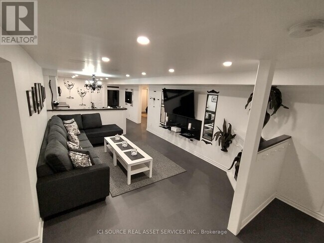 Photo - 32 Ontoro Blvd