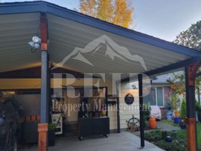 Building Photo - Stunning 4-Bedroom Home in Desirable Central Kitsap Location