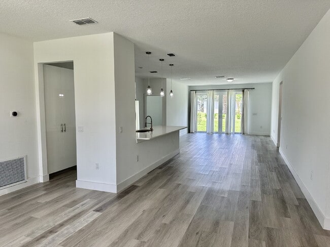 Photo - Private Master Bedroom and Bathroom available in a Large, Modern Home.
The Master Bedroom feature...