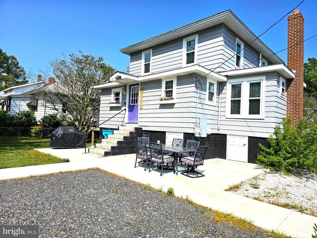 Building Photo - 407 Myrtle St Rental