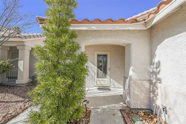 Photo - Fully Furnished - Turn Key - Short Term 31days+ - Sleeps up to 7