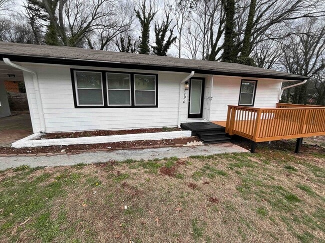 Building Photo - 1734 Cahoon St SW