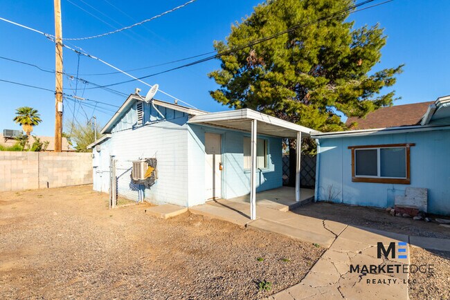 Photo - Detached Studio Casita on Van Buren/I17! $...