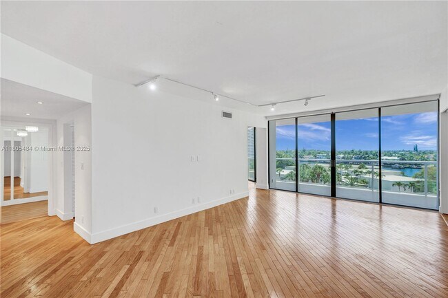 Photo - 20281 E Country Club Dr Unit 412