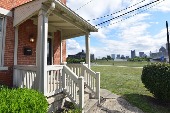 Building Photo - 680 Hamlet St Rental