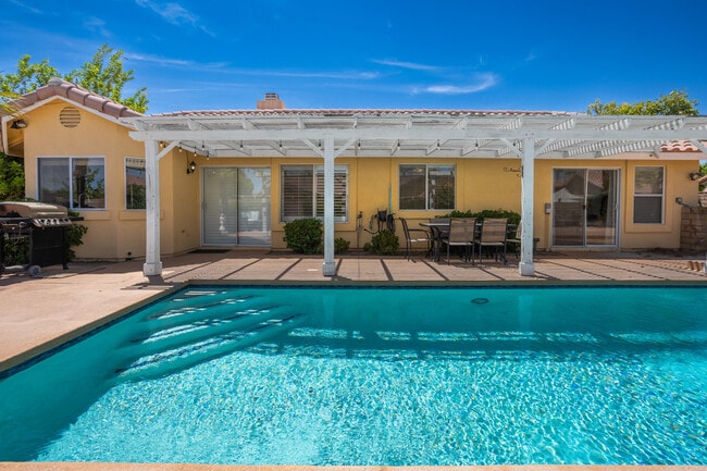 44210 Mariposa Ct
