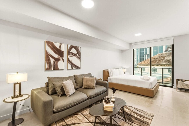 Building Photo - 121 NE 5th St