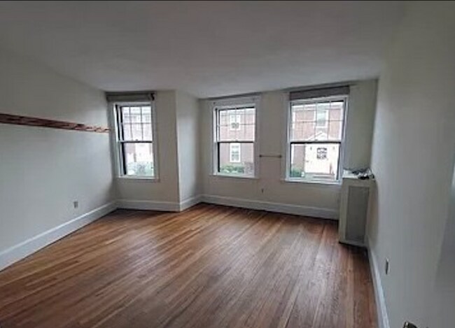 Photo - 100 Lanark Rd Unit 2