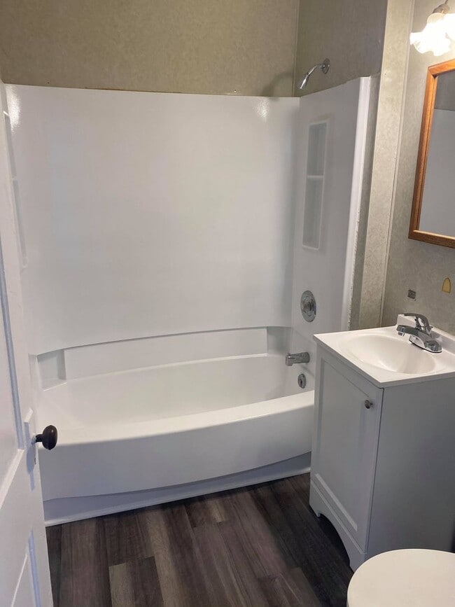 Photo - 202 W Howard St Unit 2