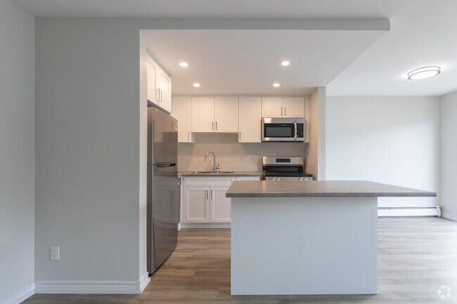 2BR, 1BA - Kitchen - Thamesview Apartments