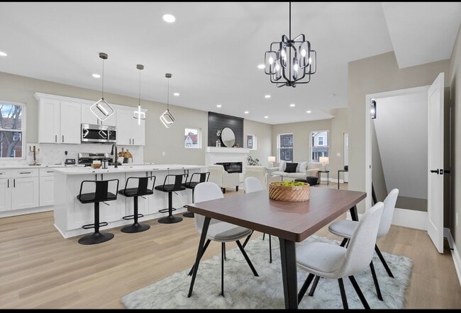 Photo - 555 Lilley Ave