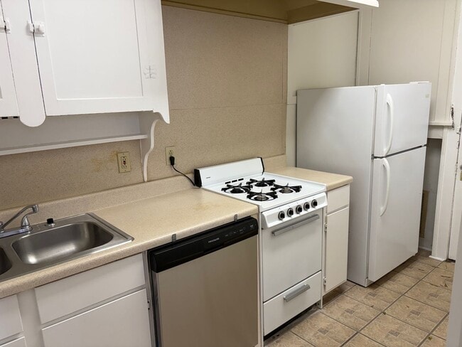 Photo - South Highlands 1BR/1BA