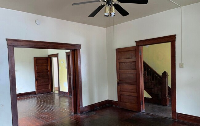 Photo - 858 S 23rd St