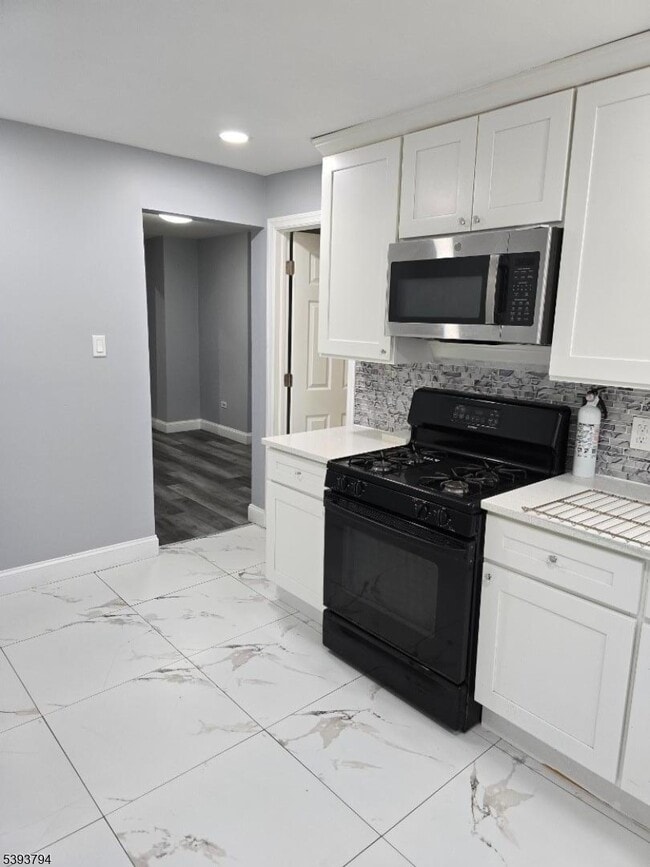 Photo - 140 Wakeman Ave