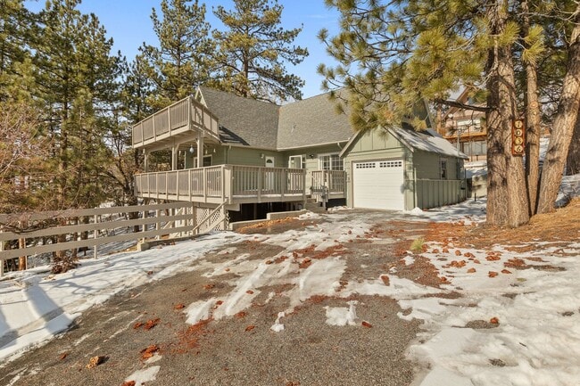 Lake-View 4BR Cabin with Dual Decks in Faw... - Lake-View 4BR Cabin with Dual Decks in Faw... House