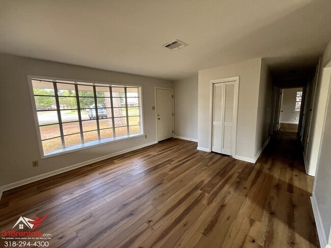 Photo - 5645 Knollcrest Dr