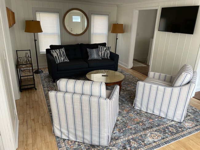 Photo - 521 Peyton St Unit 100