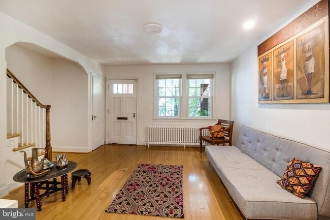 Photo - 2224 Observatory Pl NW