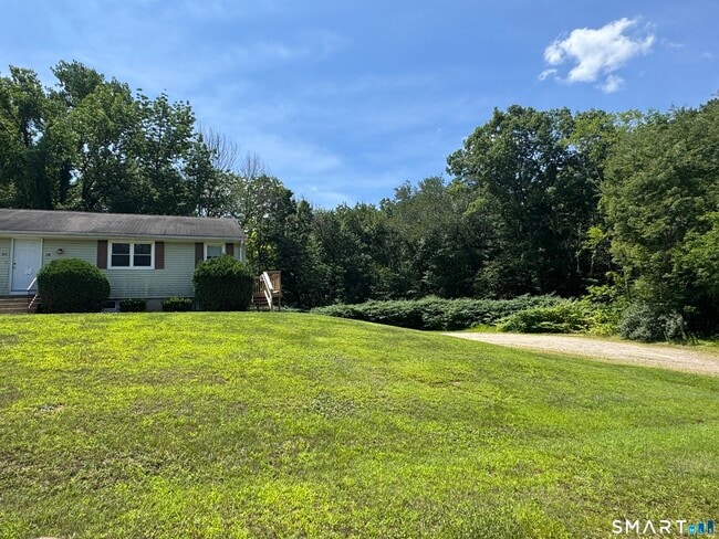 8 White Oak Rd Unit D