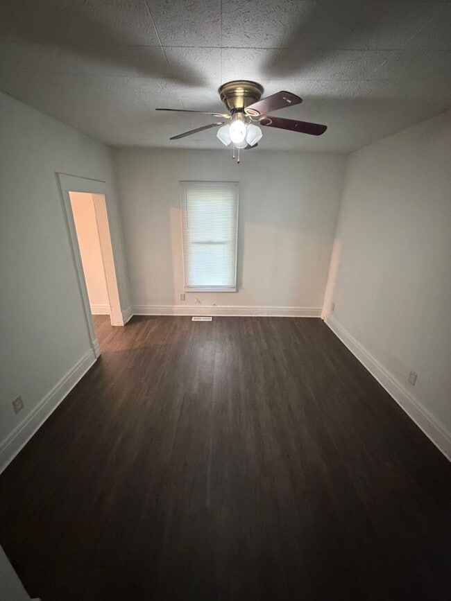 1610 E Sangamon Ave