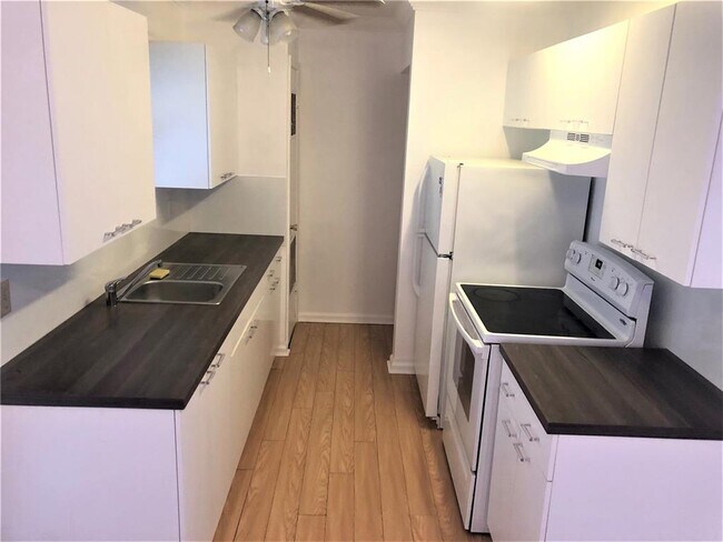 Photo - 2236 Jackson St Unit 8