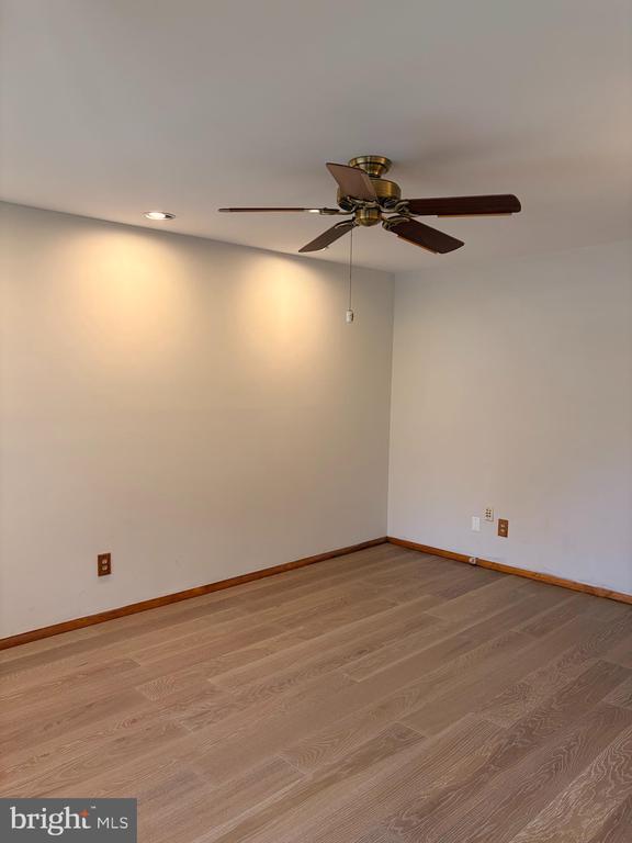 Building Photo - 31 Fairmount Dr