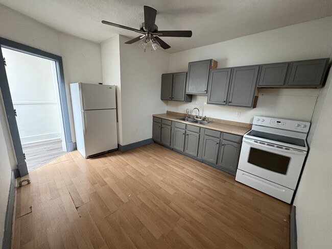 208 N Maple St Unit 3