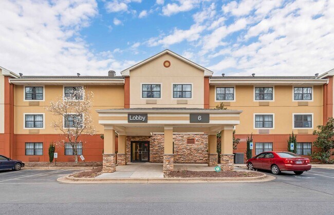 Furnished Studio-Asheville - Tunnel Rd.