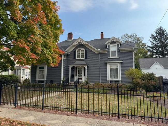 Building Photo - 1004 Pearl St