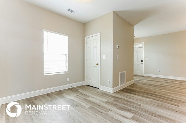 Photo - 298 Delevan St SW