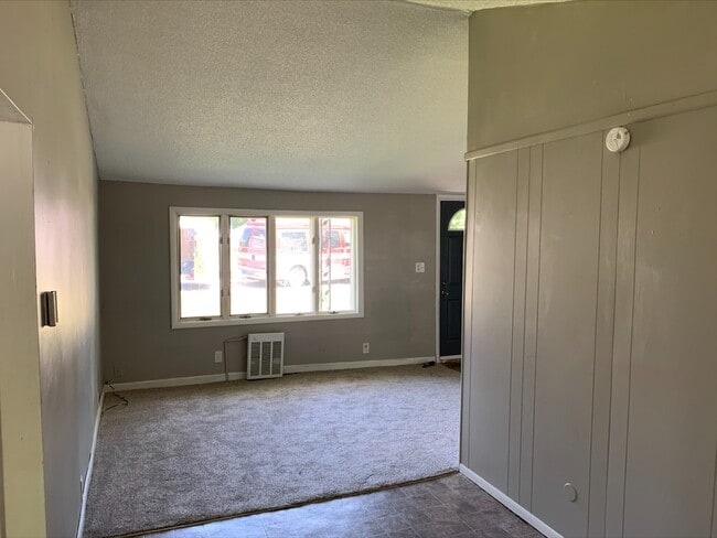 Livingroom 2 - 3406 S Overman Ave