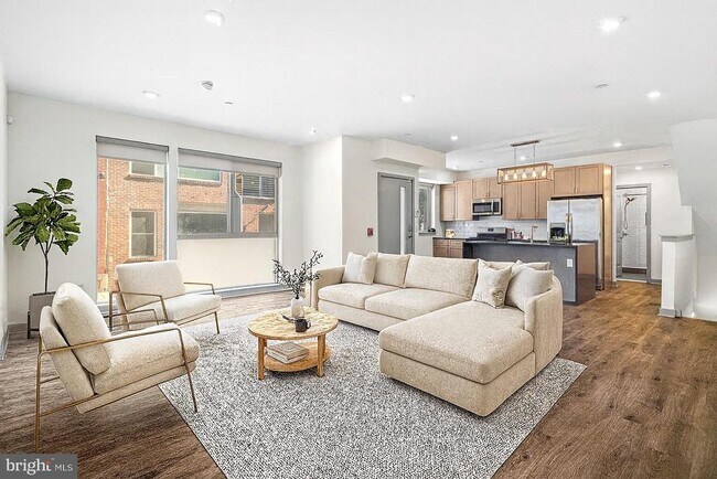 Photo - 411 W Berks St