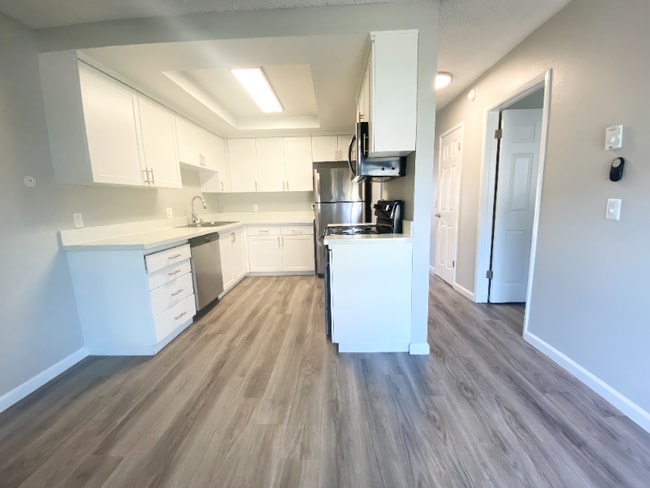 Photo - 5810 Amaya Dr Unit apt 14C