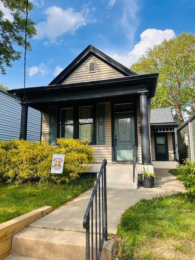 Building Photo - Charming Schnitzelburg Gem with Modern Updates & Private Outdoor Space