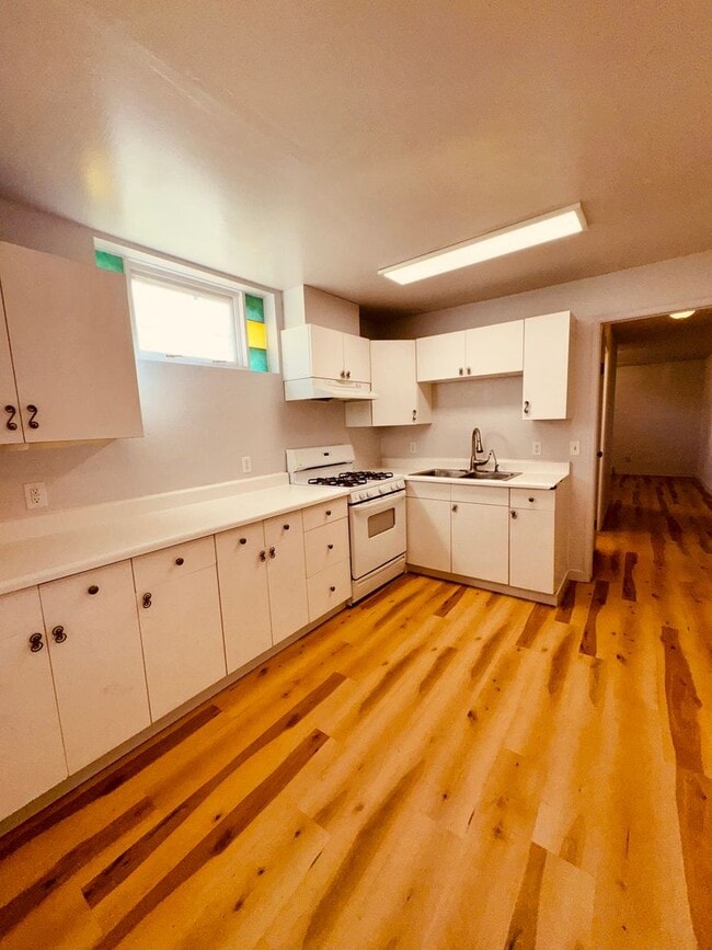 Building Photo - 3005 Eureka St Unit 2 Rental