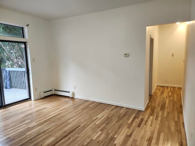 Photo - 208 Willow Ave