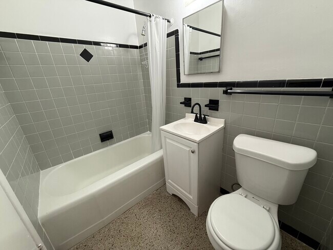 Bathroom - 515 N 24th Ave Unit 1