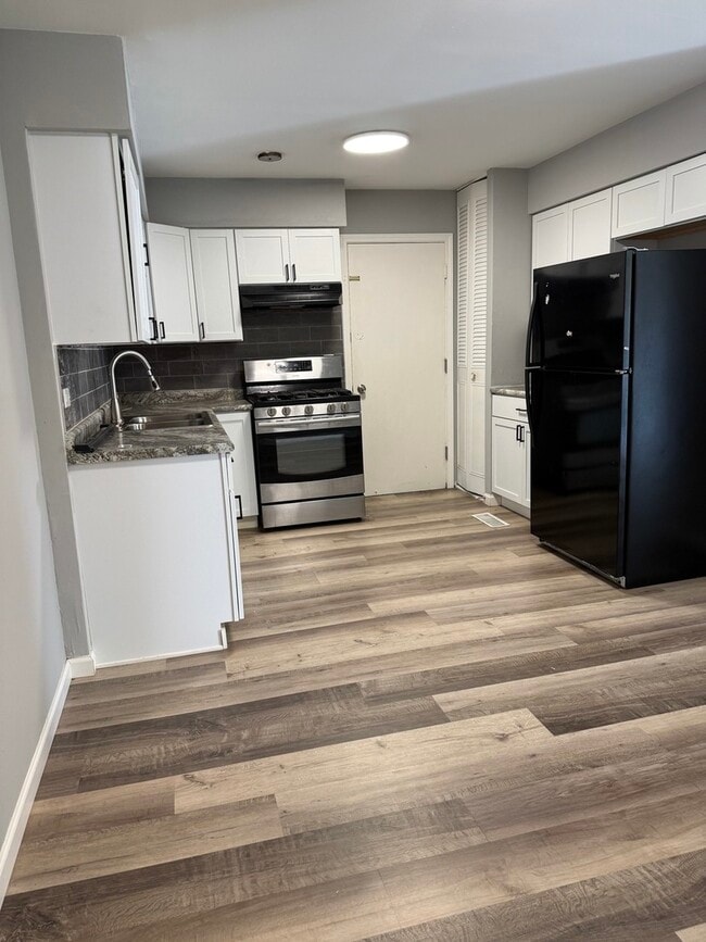 Photo - 1742 Amherst Cir